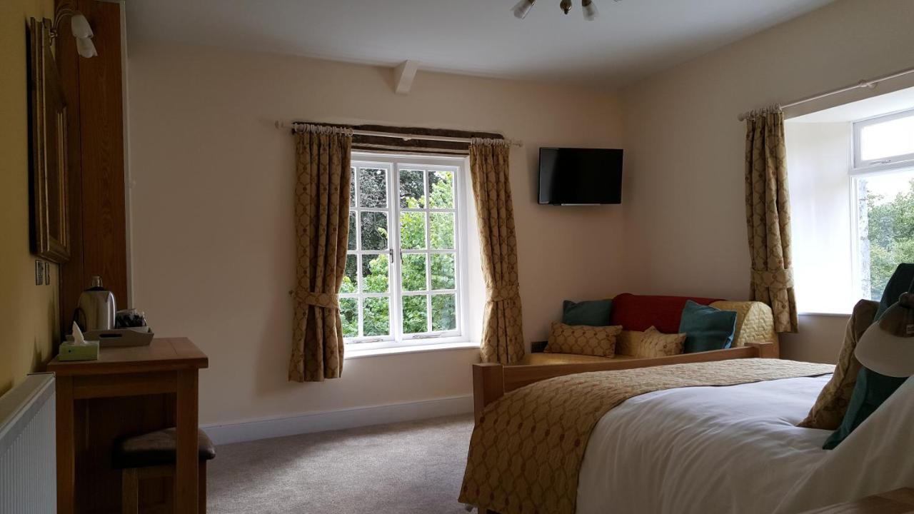 Pontyclerc Farm House Bed And Breakfast Ammanford Exterior foto