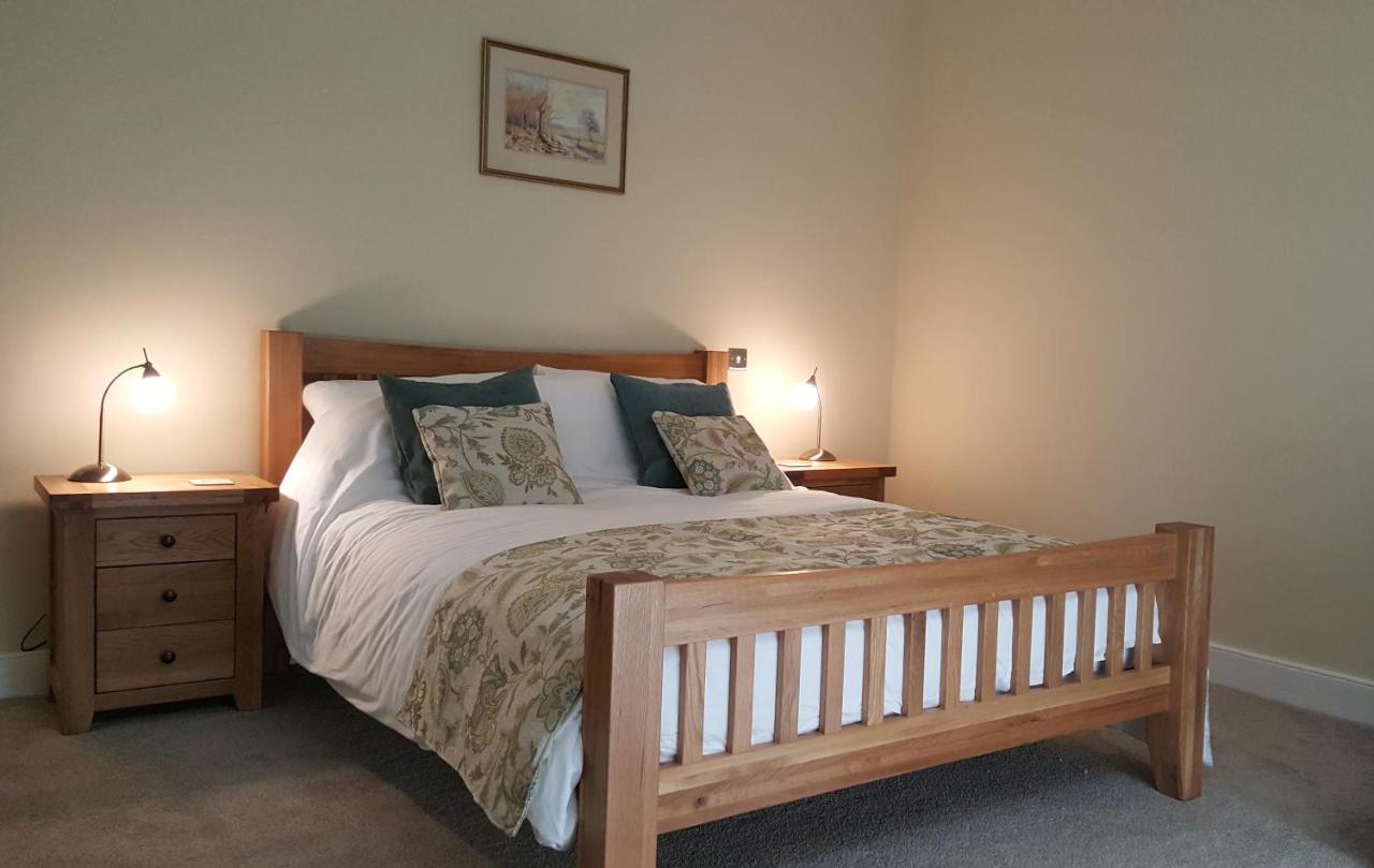 Pontyclerc Farm House Bed And Breakfast Ammanford Exterior foto