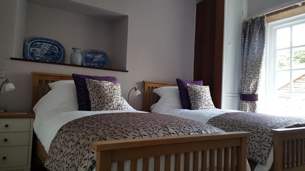 Pontyclerc Farm House Bed And Breakfast Ammanford Exterior foto