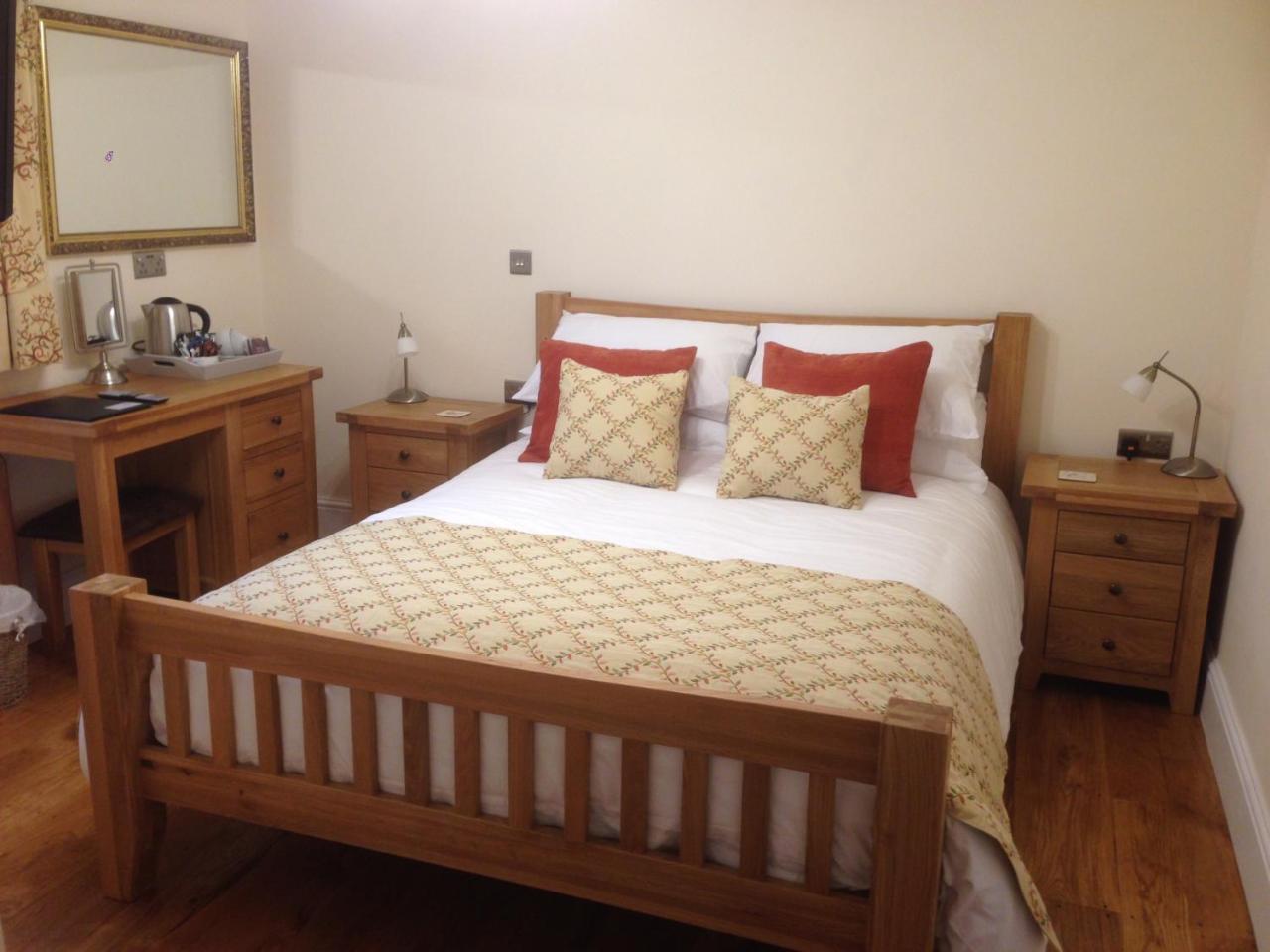 Pontyclerc Farm House Bed And Breakfast Ammanford Exterior foto