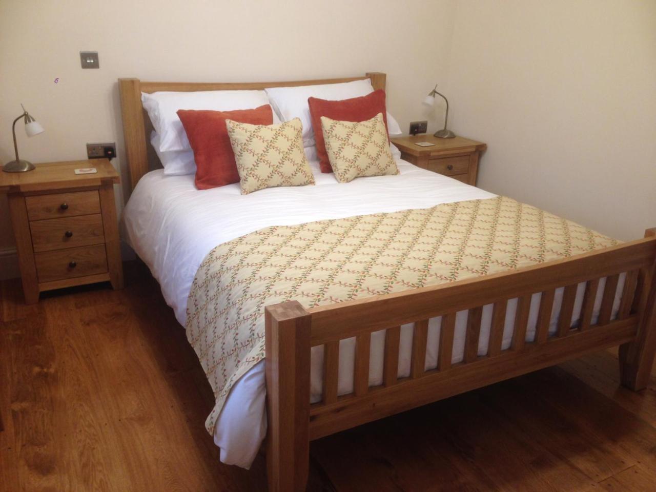 Pontyclerc Farm House Bed And Breakfast Ammanford Exterior foto
