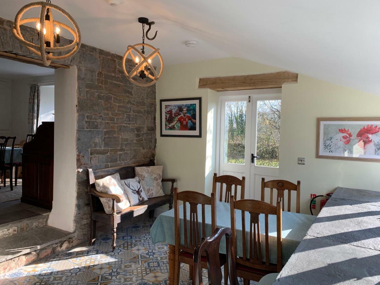 Pontyclerc Farm House Bed And Breakfast Ammanford Exterior foto